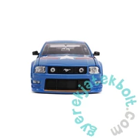 Marvel - 2006 Ford Mustang GT játékautó Amerika kapitány figurával - 1:24