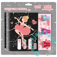 Balerinás kulcsos napló 14 x 18 cm - jelölő matricával és nyomdával (PKSZPBL11)