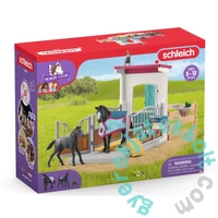 Schleich 42611 Lóbox kancával és csikóval játékszett - Horse Club